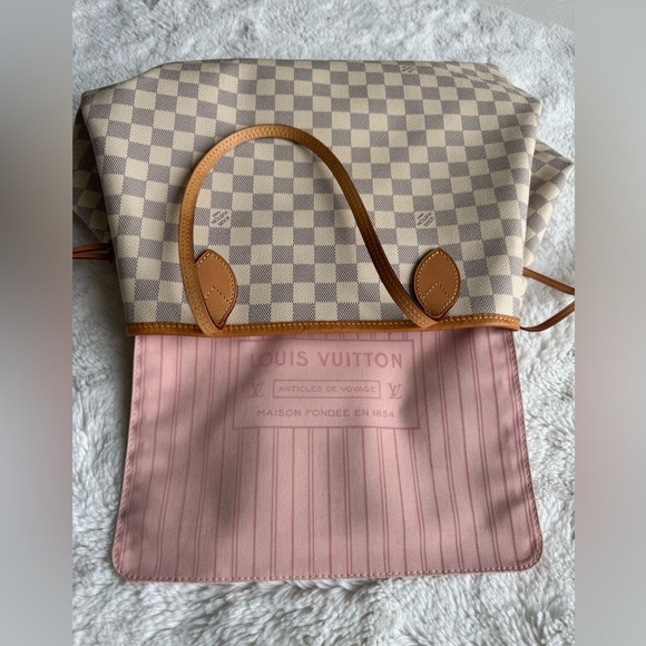 Authentic Louis Vuitton GM Neverfull - Picture 14 of 16